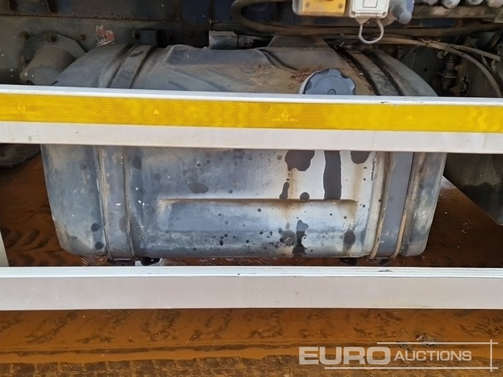 Camion multibenne 2011 Volvo FL240: photos 14