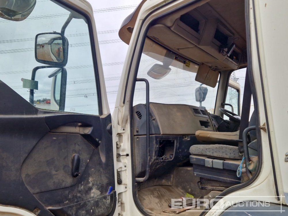 Camion multibenne 2011 Volvo FL240: photos 26