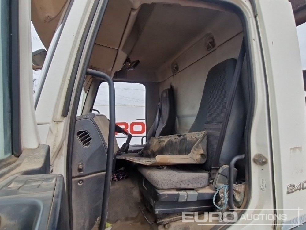 Camion multibenne 2011 Volvo FL240: photos 27