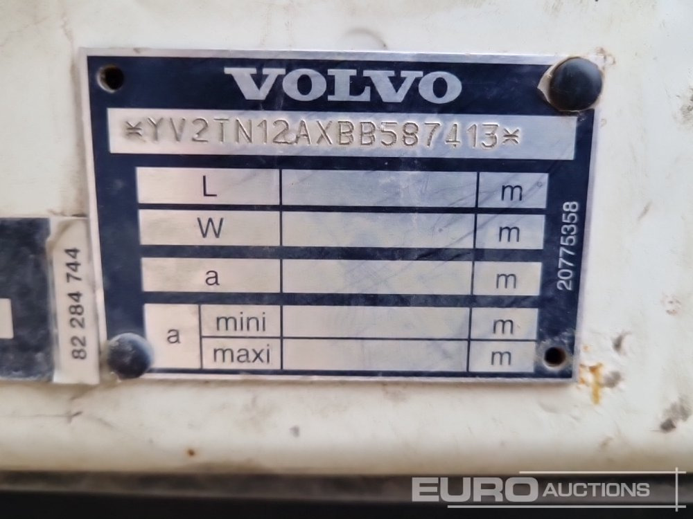 Camion multibenne 2011 Volvo FL240: photos 37