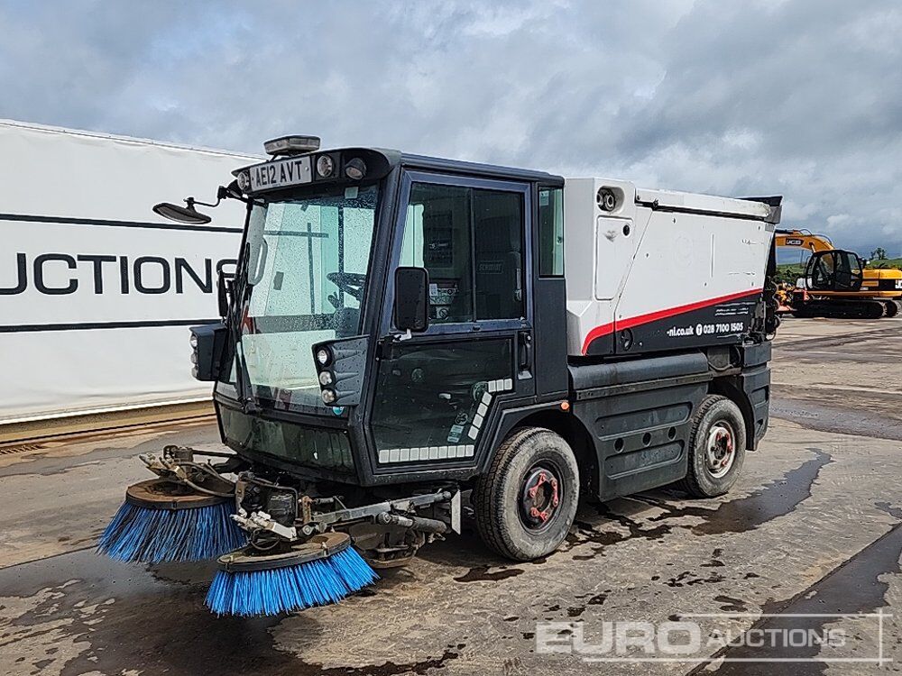 2012 Schmidt Compact 200 - Balayeuse de voirie: photos 1 2012 Schmidt Compact 200 - Balayeuse de voirie: photos 1