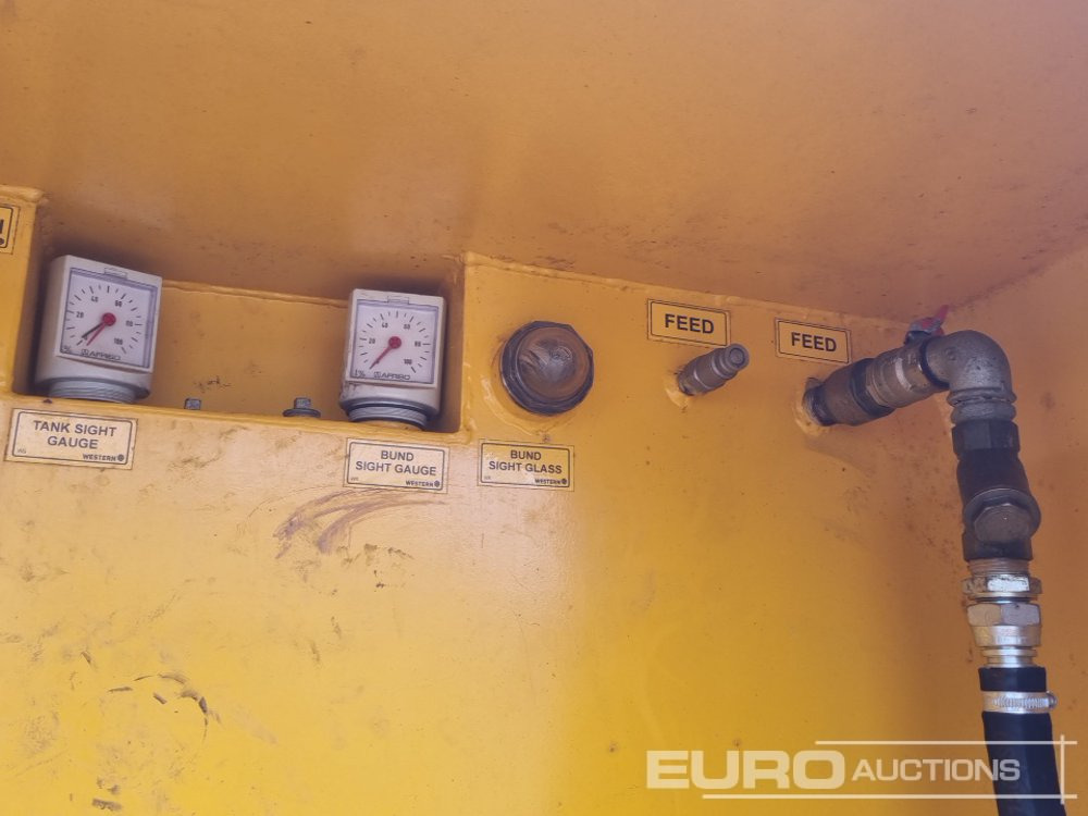 Cuve de stockage 2012 Western 4400 Litre: photos 11