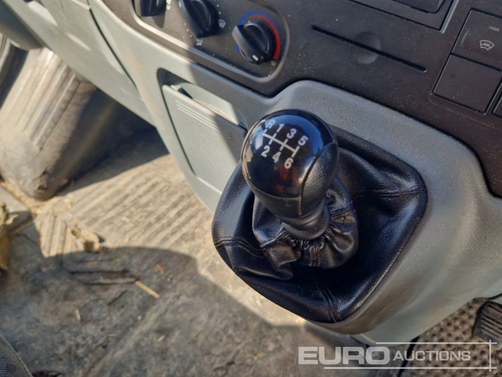 Utilitaire plateau 2013 Ford Transit: photos 28