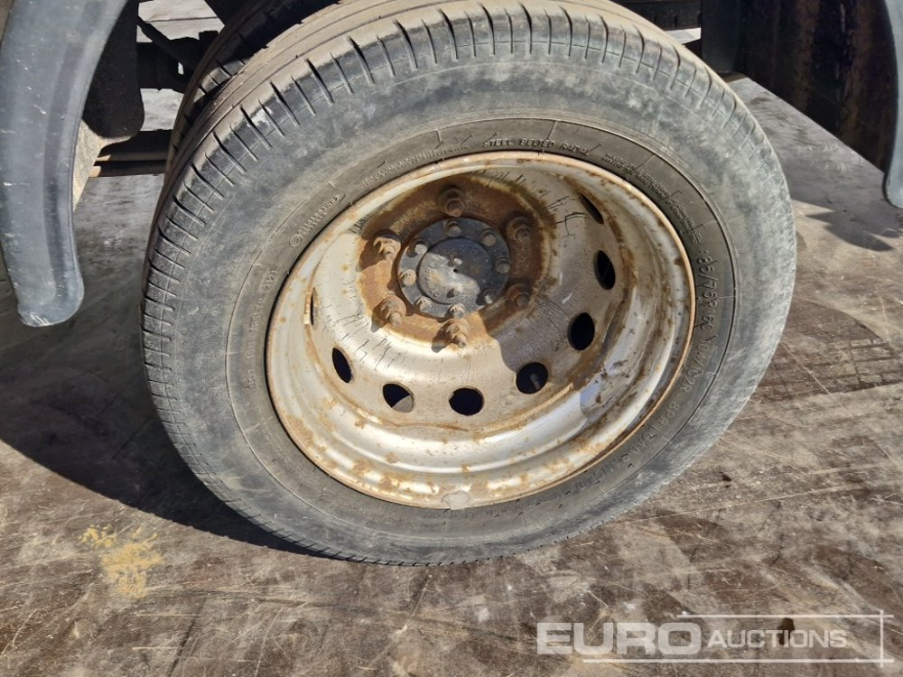 Utilitaire plateau 2013 Ford Transit: photos 10