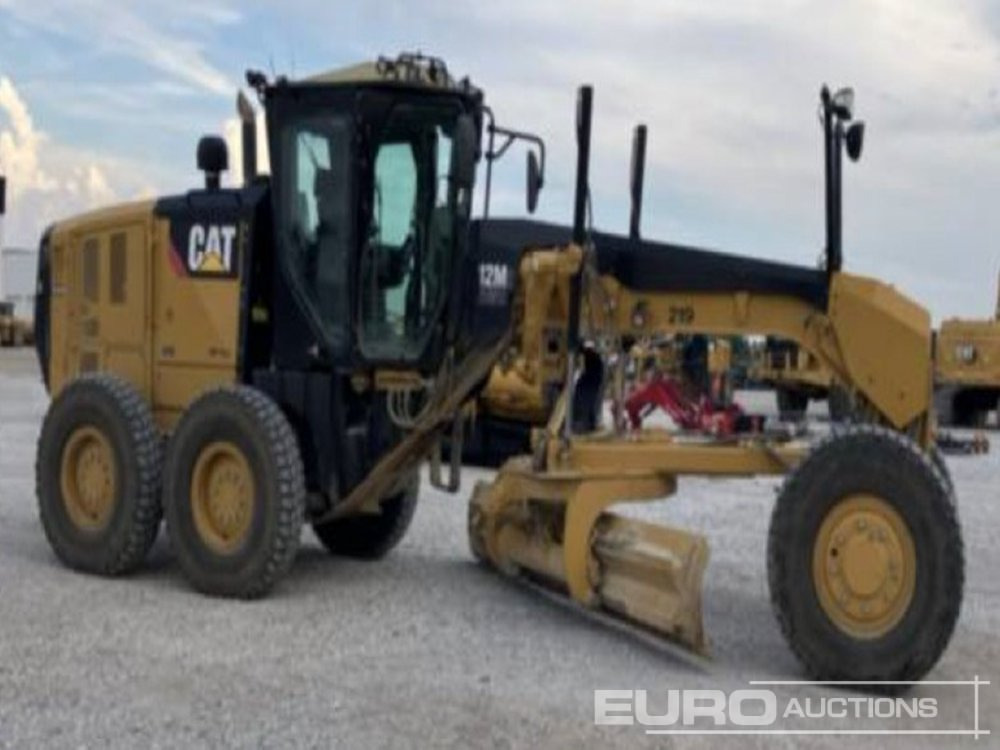 Niveleuse 2014 CAT 12M2 AWD: photos 15 Niveleuse 2014 CAT 12M2 AWD: photos 15