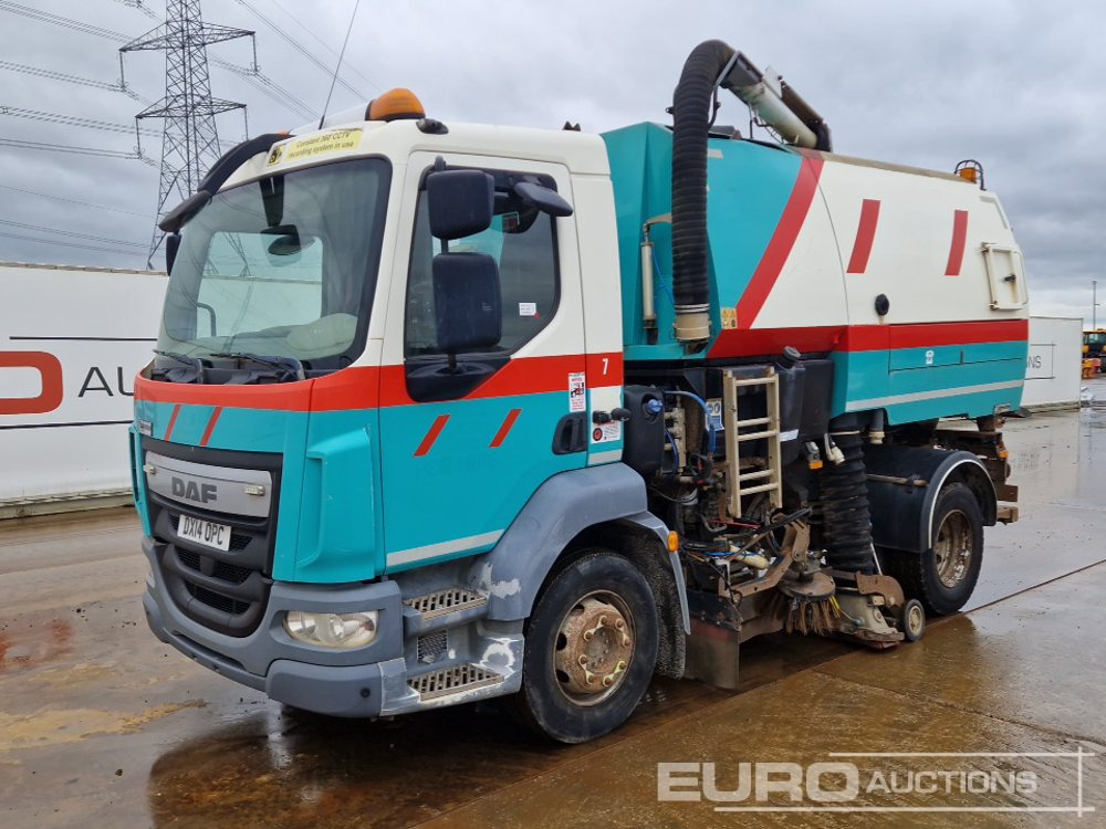 2014 DAF LF 220 FA - Balayeuse de voirie: photos 1 2014 DAF LF 220 FA - Balayeuse de voirie: photos 1