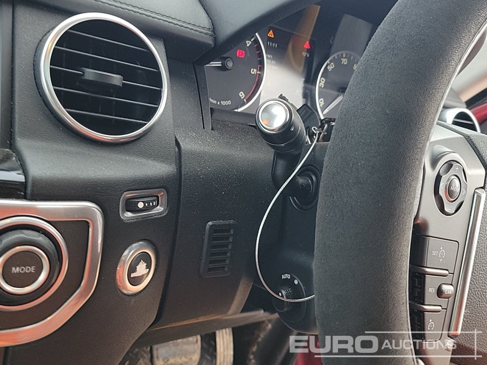 SUV 2014 Land Rover Discovery SDV6: photos 32 SUV 2014 Land Rover Discovery SDV6: photos 32