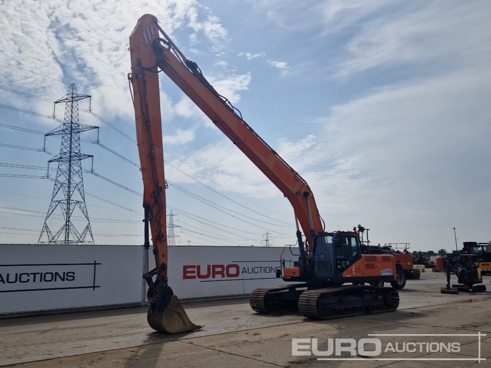 2015 Doosan DX300LC-5 - Pelle sur chenille: photos 1 2015 Doosan DX300LC-5 - Pelle sur chenille: photos 1