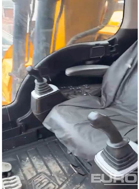 2015 JCB JS130LC - Pelle sur chenille: photos 5 2015 JCB JS130LC - Pelle sur chenille: photos 5