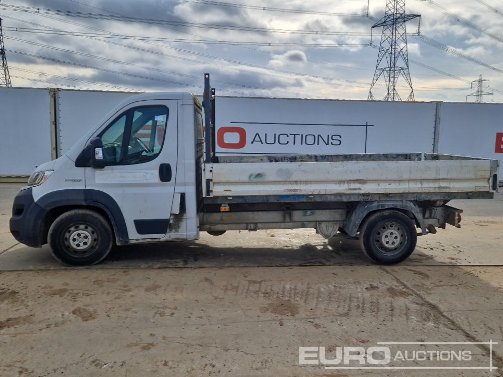 2016 Fiat Ducato 35 - Utilitaire plateau: photos 2 2016 Fiat Ducato 35 - Utilitaire plateau: photos 2
