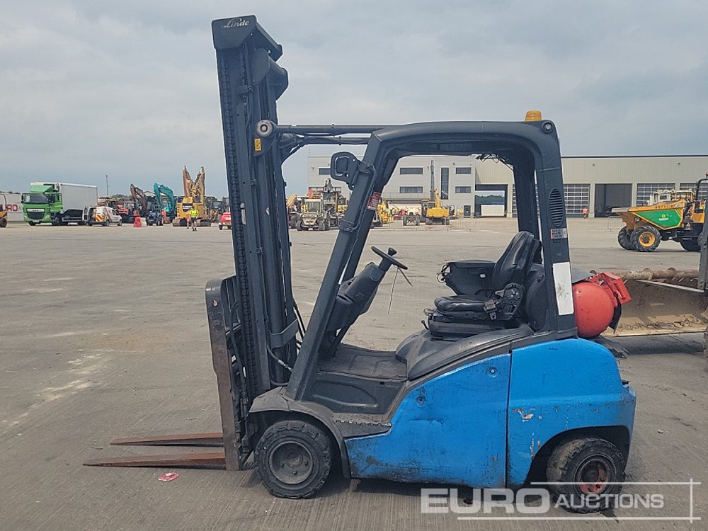 2016 Linde H20T-01 - Chariot élévateur à gaz: photos 2 2016 Linde H20T-01 - Chariot élévateur à gaz: photos 2