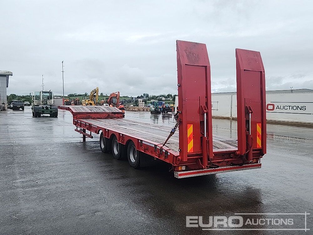 2016 Mac trailers Tri Axle Step Frame Low Loader Trailer, Hydraulic Ramps, Outriggers - Semi-remorque surbaissé: photos 3 2016 Mac trailers Tri Axle Step Frame Low Loader Trailer, Hydraulic Ramps, Outriggers - Semi-remorque surbaissé: photos 3
