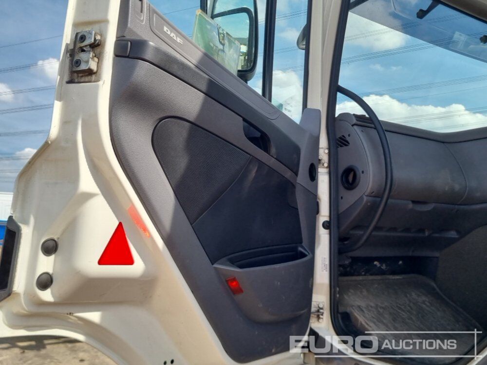 Camion plateau 2017 DAF CF: photos 32