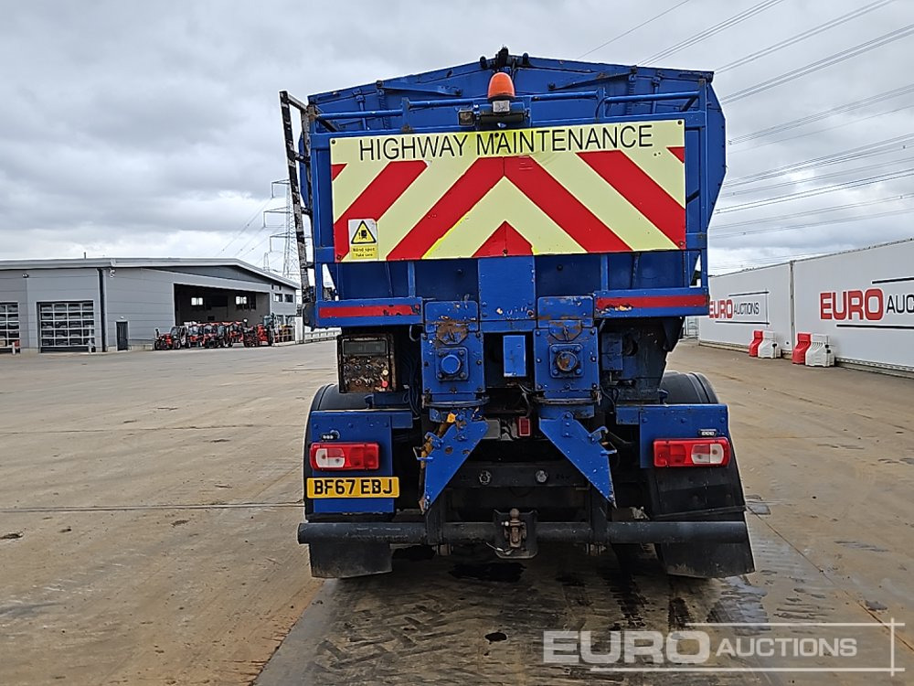 2017 DAF CF320 - Répandeuse: photos 4 2017 DAF CF320 - Répandeuse: photos 4