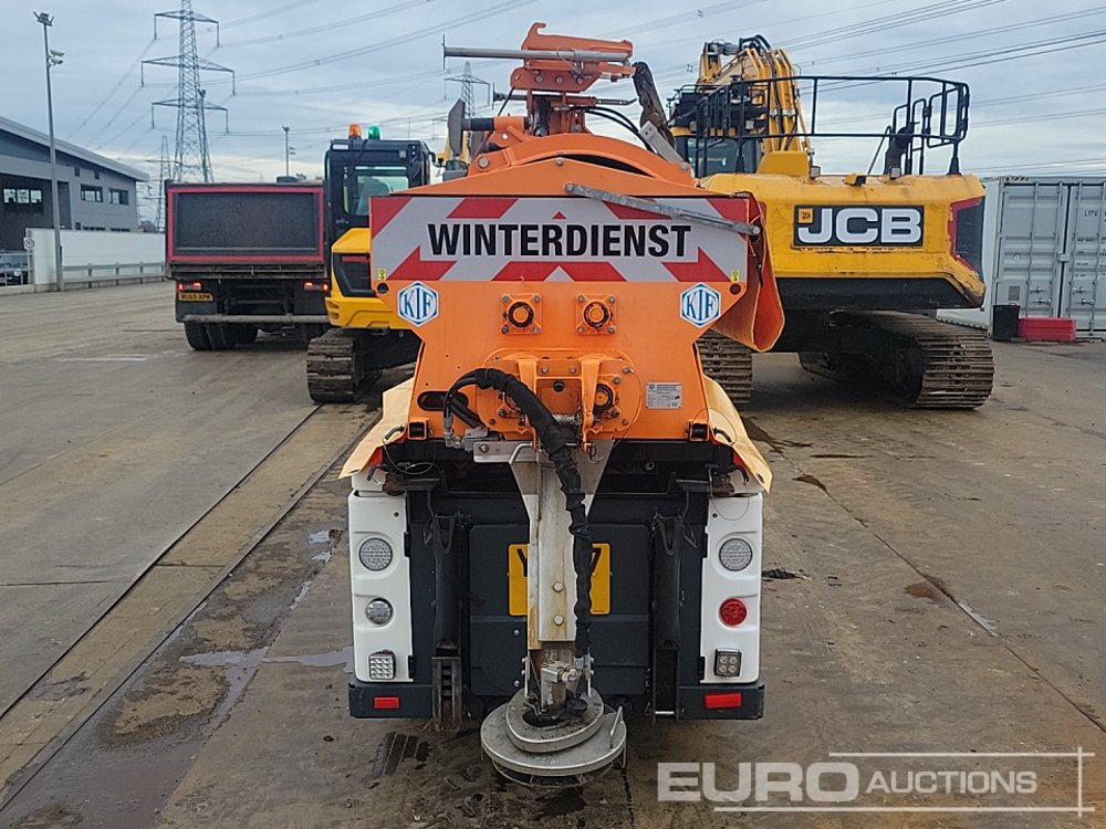 2017 Hako Citymaster 1600 4x2 Compact Gritter, Hydraulic Snow Plough & Sweeper Attachment, Reverse Camera, Automatic Gearbox (Reg. Docs. Available) - Balayeuse de voirie: photos 4 2017 Hako Citymaster 1600 4x2 Compact Gritter, Hydraulic Snow Plough & Sweeper Attachment, Reverse Camera, Automatic Gearbox (Reg. Docs. Available) - Balayeuse de voirie: photos 4