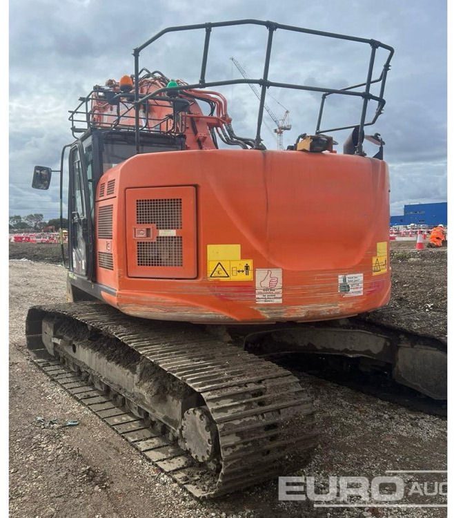 2017 Hitachi ZX225USLC-6 - Pelle sur chenille: photos 2 2017 Hitachi ZX225USLC-6 - Pelle sur chenille: photos 2