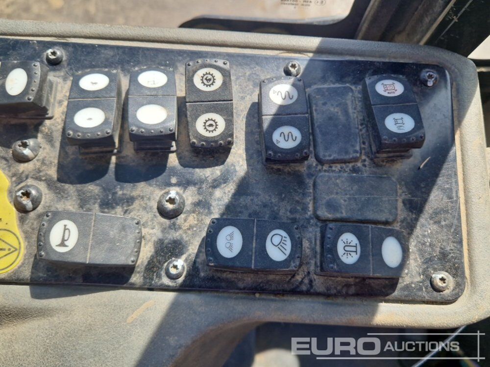 Compacteur 2018 CAT CS64B: photos 39