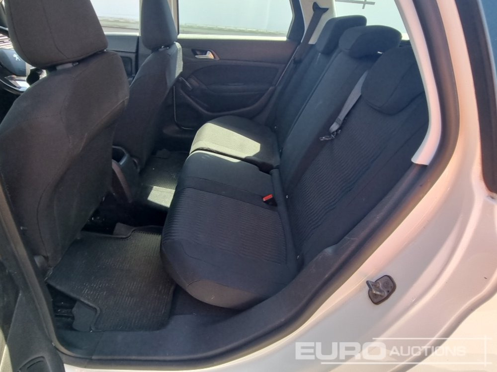 Voiture 2019 Peugeot 308SW: photos 17