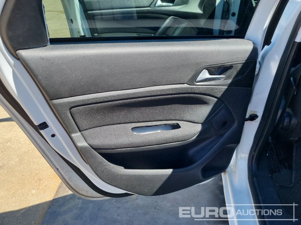 Voiture 2019 Peugeot 308SW: photos 16