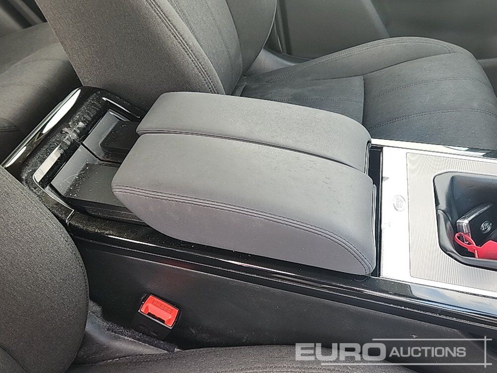 SUV 2019 Range Rover Evoque: photos 20