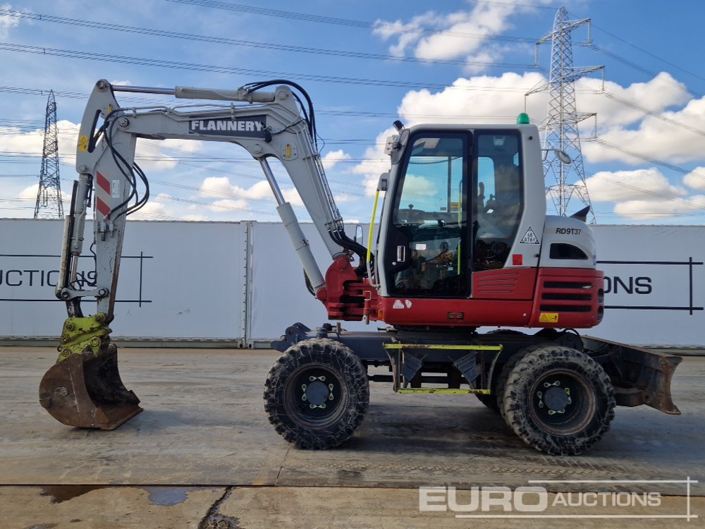 2019 Takeuchi TB295W - Pelle sur pneus: photos 2 2019 Takeuchi TB295W - Pelle sur pneus: photos 2