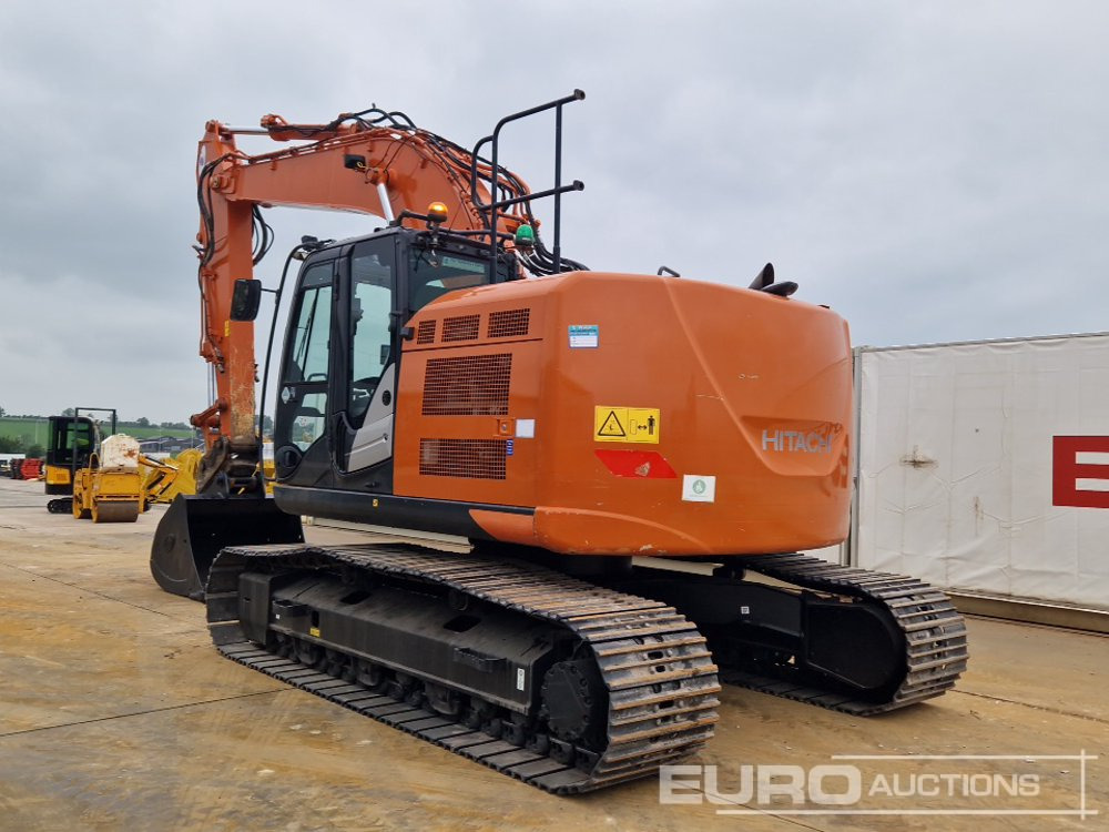 2020 Hitachi ZX225USRLC-6 - Pelle sur chenille: photos 3 2020 Hitachi ZX225USRLC-6 - Pelle sur chenille: photos 3