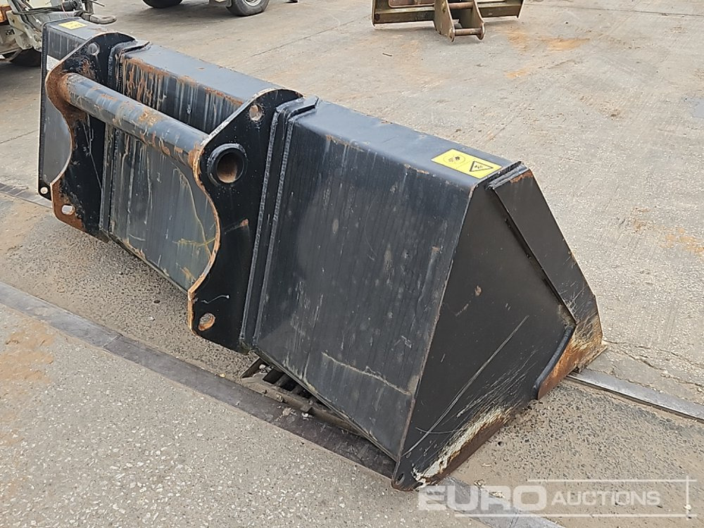 2020 Manitou 72" Loading Bucket to suit Telehandler - Godet: photos 5 2020 Manitou 72" Loading Bucket to suit Telehandler - Godet: photos 5