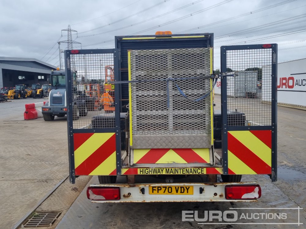2021 Ford Transit 350 - Utilitaire plateau: photos 4 2021 Ford Transit 350 - Utilitaire plateau: photos 4