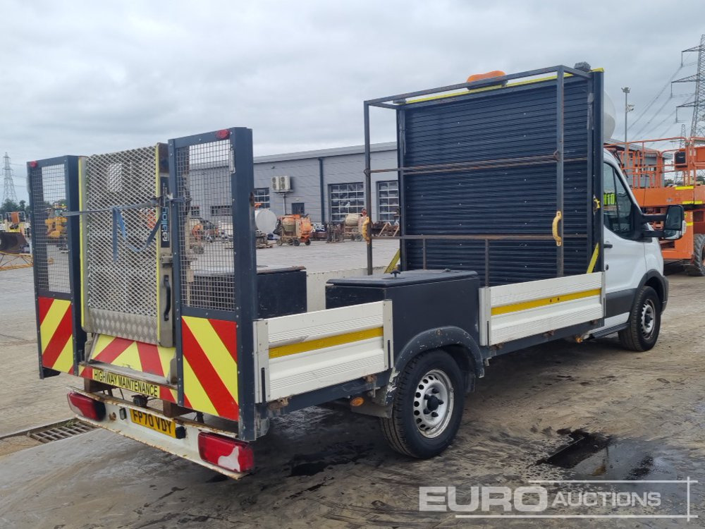 2021 Ford Transit 350 - Utilitaire plateau: photos 5 2021 Ford Transit 350 - Utilitaire plateau: photos 5