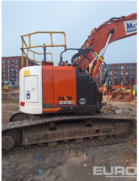 2021 Hitachi ZX225USLC-6 - Pelle sur chenille: photos 3 2021 Hitachi ZX225USLC-6 - Pelle sur chenille: photos 3