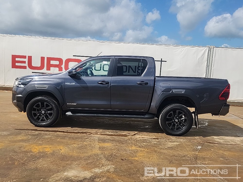 2021 Toyota Hilux Invincible X - Pick-up: photos 2 2021 Toyota Hilux Invincible X - Pick-up: photos 2