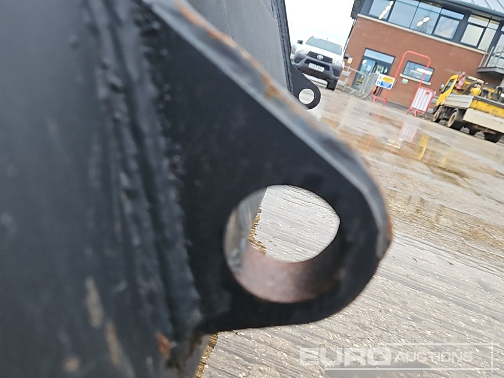 Godet neuf 2024 Rhinox 90" Loading Bucket to suit Telehandler: photos 17