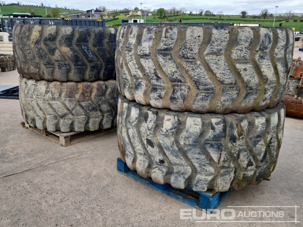23.5 R25 Tyres (4 of) - Pneu: photos 4 23.5 R25 Tyres (4 of) - Pneu: photos 4