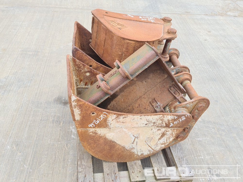 24", 18", 18", 12" Digging Bucket 25-60mm Pin to suit Mini-10Ton Excavator - Godet: photos 2 24", 18", 18", 12" Digging Bucket 25-60mm Pin to suit Mini-10Ton Excavator - Godet: photos 2