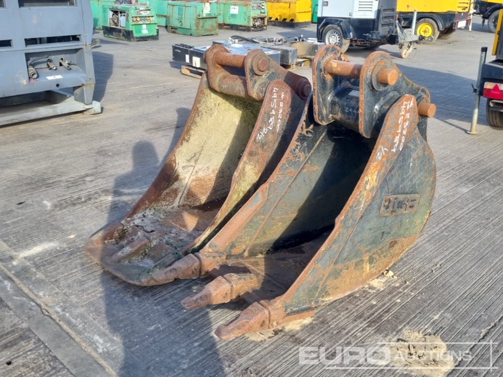 24", 24" Digging Bucket 65mm Pin to suit 13 Ton Excavator - Godet: photos 1 24", 24" Digging Bucket 65mm Pin to suit 13 Ton Excavator - Godet: photos 1