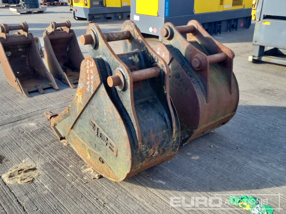 24", 24" Digging Bucket 65mm Pin to suit 13 Ton Excavator - Godet: photos 3 24", 24" Digging Bucket 65mm Pin to suit 13 Ton Excavator - Godet: photos 3