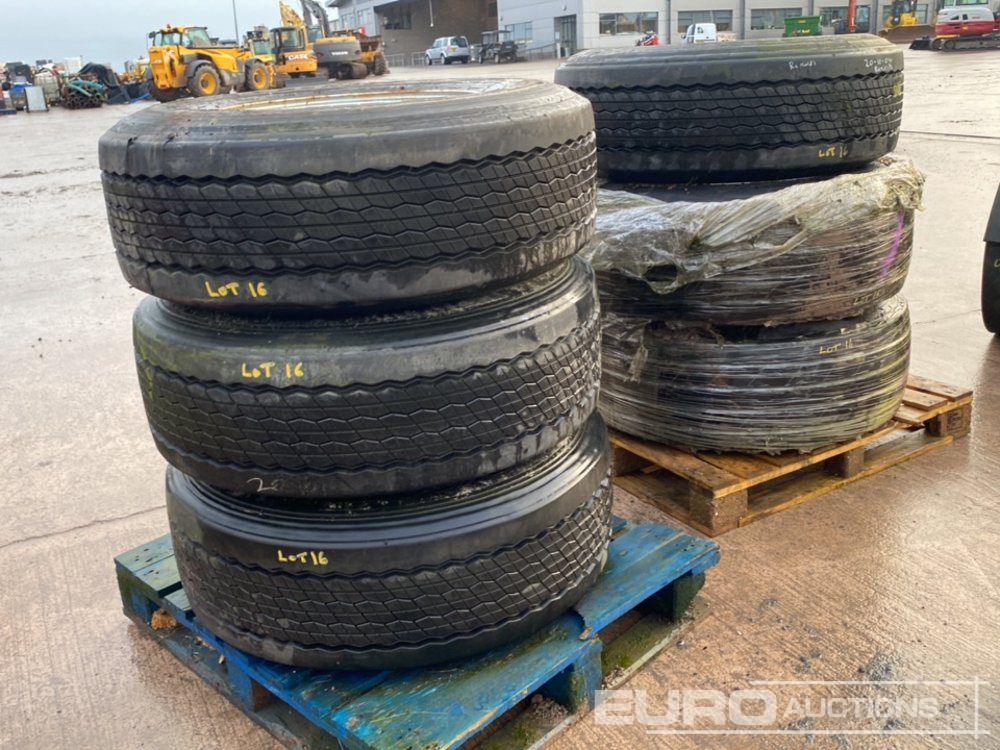 385/65R22.5 Dunlop Tyre & Rim (6 of) - Pneu: photos 2 385/65R22.5 Dunlop Tyre & Rim (6 of) - Pneu: photos 2