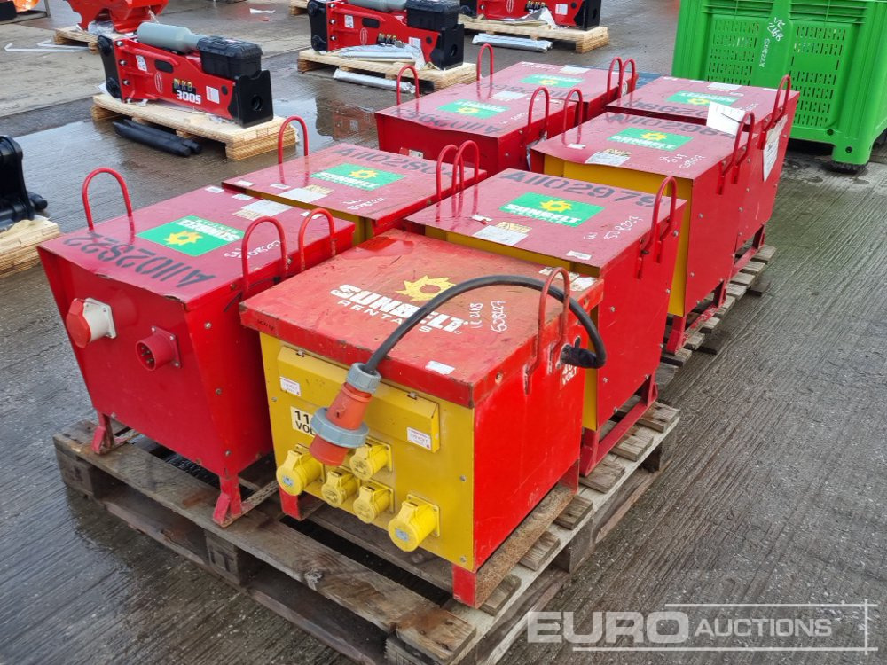 400 Volt Transformer (8 of) - Matériel de chantier: photos 1 400 Volt Transformer (8 of) - Matériel de chantier: photos 1