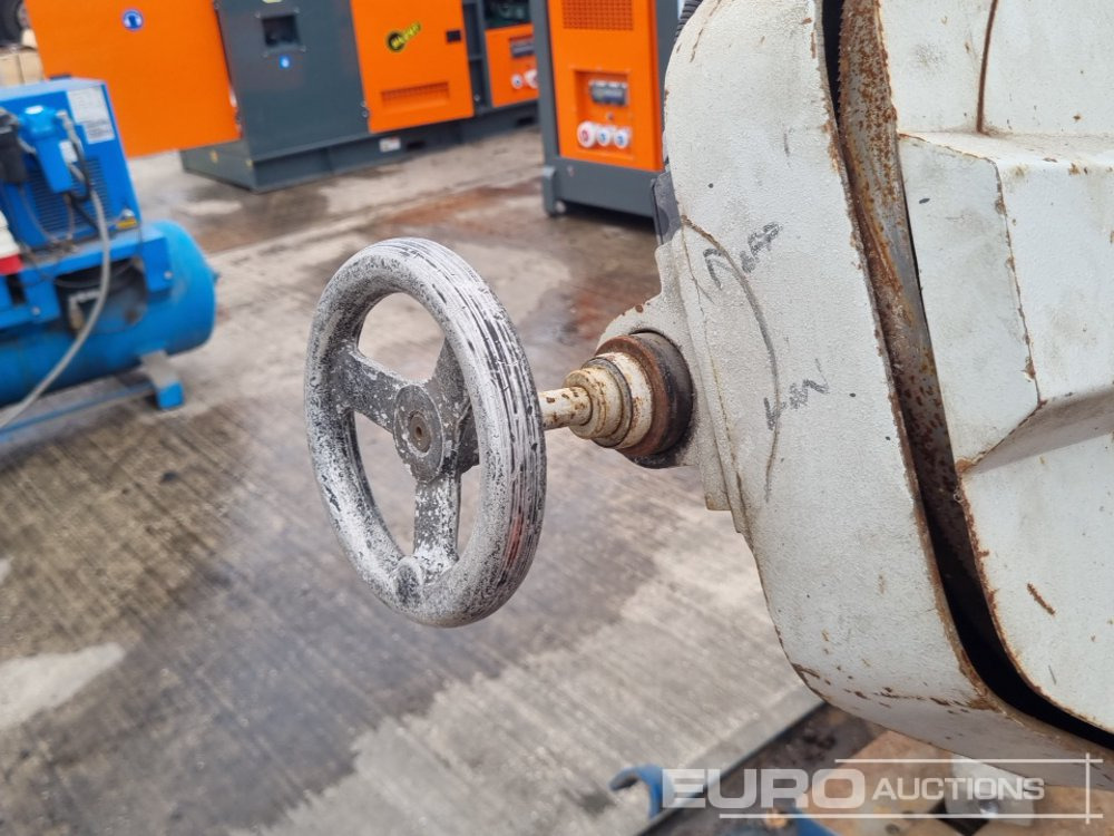 Matériel de chantier 415 Volt Band Saw: photos 14