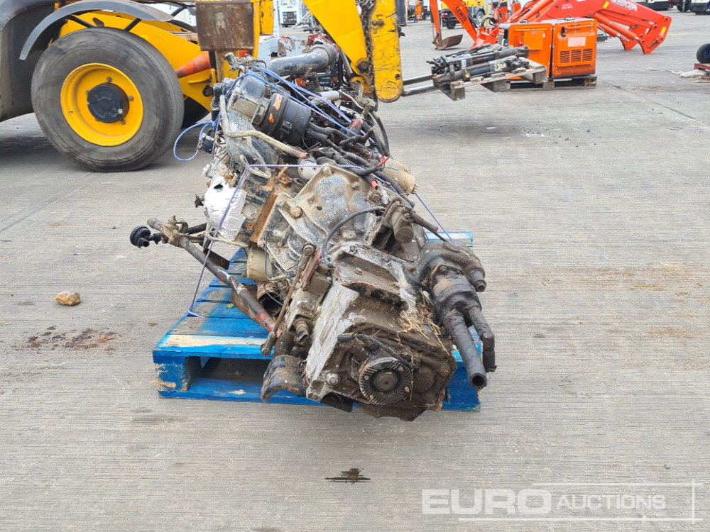 6 Cylinder Engine, Gearbox - Moteur: photos 4 6 Cylinder Engine, Gearbox - Moteur: photos 4