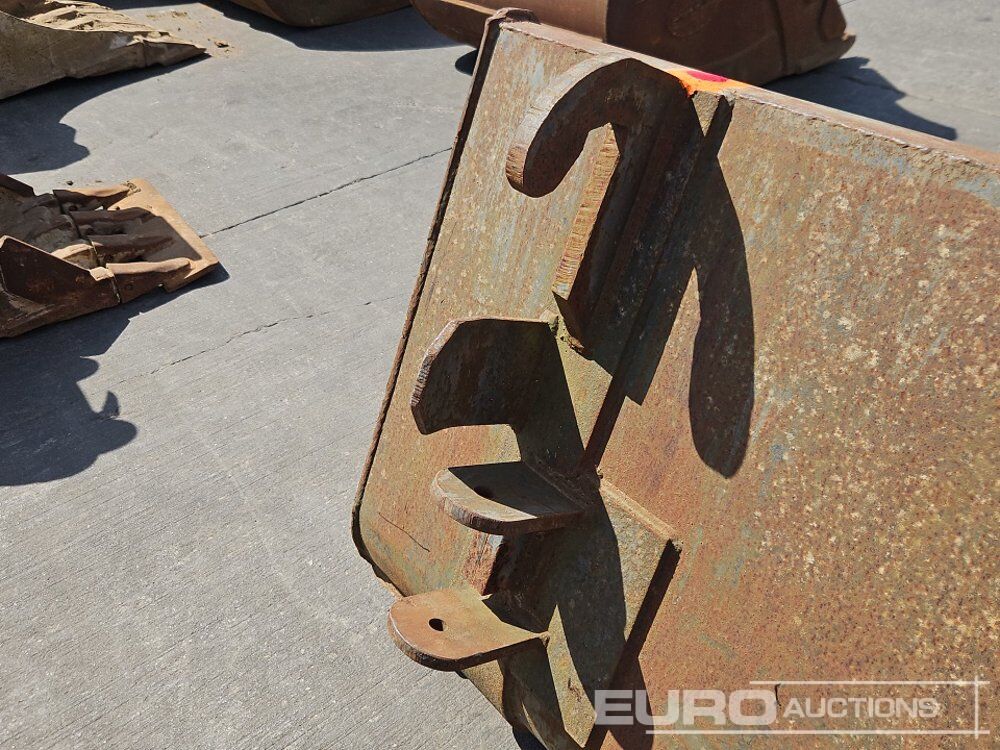 Godet 60" Loading Bucket to suit Telehandler: photos 11 Godet 60" Loading Bucket to suit Telehandler: photos 11