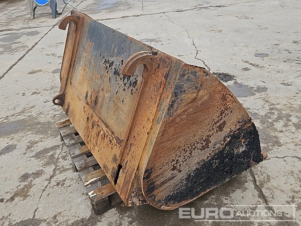 60" Loading Bucket to suit Telehandler - Godet: photos 5 60" Loading Bucket to suit Telehandler - Godet: photos 5