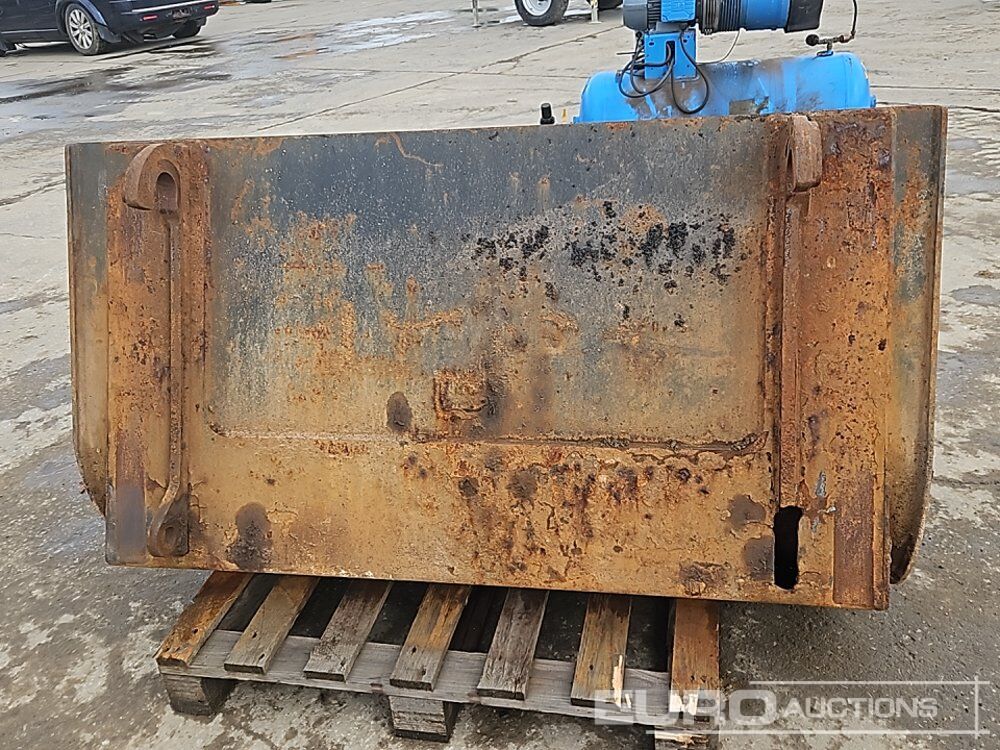 60" Loading Bucket to suit Telehandler - Godet: photos 4 60" Loading Bucket to suit Telehandler - Godet: photos 4