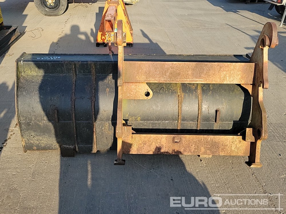 72" Loading Bucket to suit Telehandler - Godet: photos 4 72" Loading Bucket to suit Telehandler - Godet: photos 4