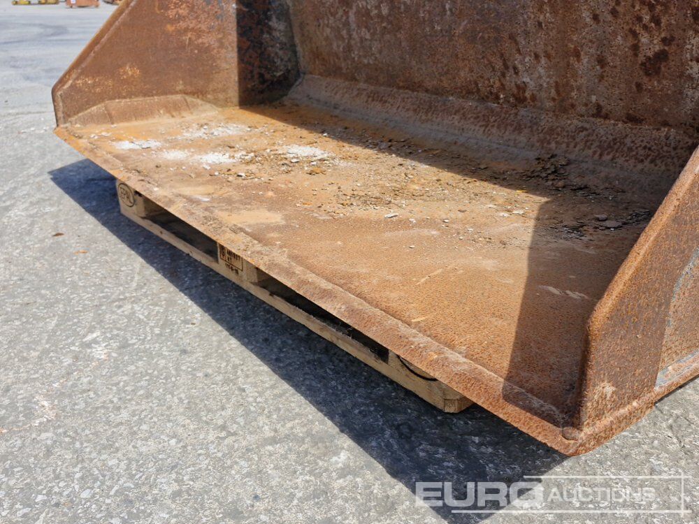 Godet 74" Loading Bucket to suit Telehandler: photos 9 Godet 74" Loading Bucket to suit Telehandler: photos 9