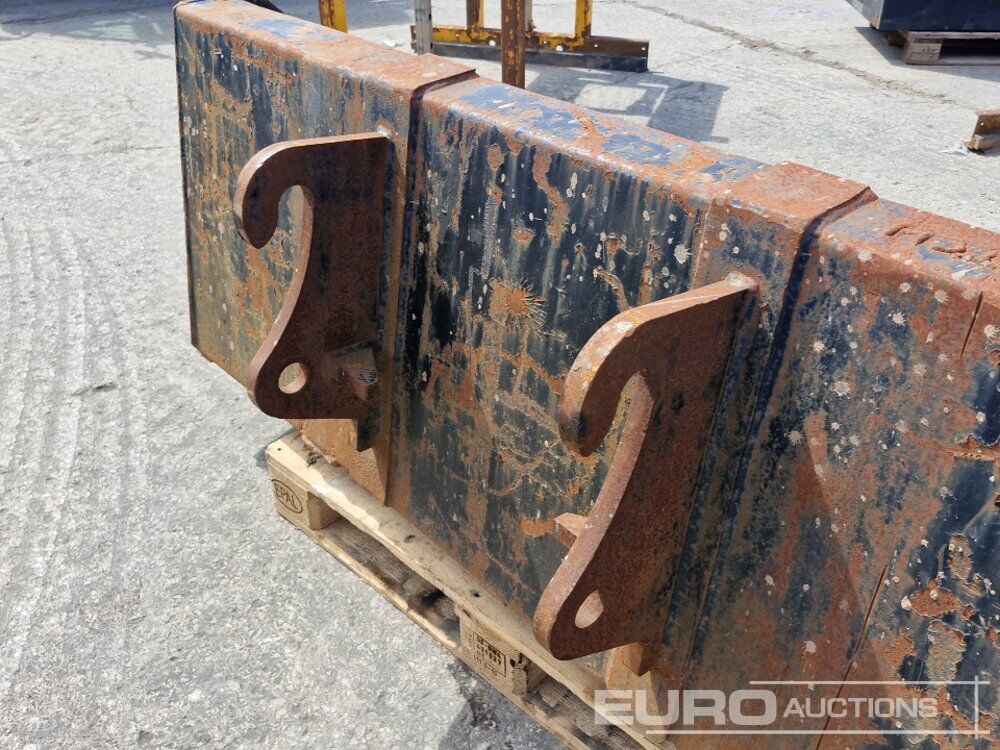 Godet 74" Loading Bucket to suit Telehandler: photos 14 Godet 74" Loading Bucket to suit Telehandler: photos 14