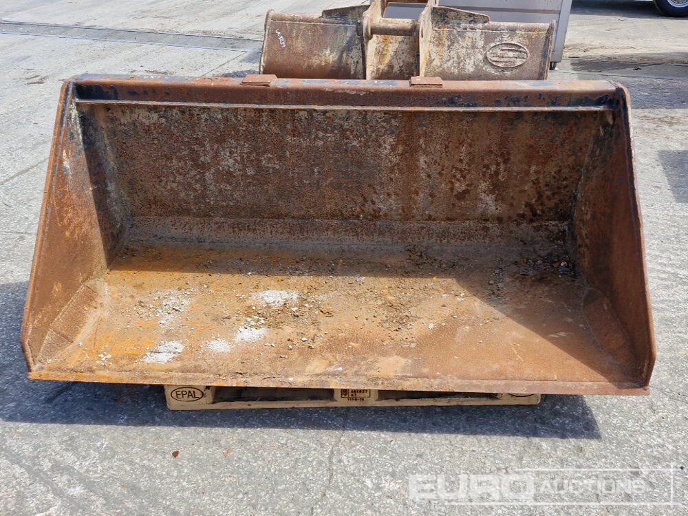 Godet 74" Loading Bucket to suit Telehandler: photos 8 Godet 74" Loading Bucket to suit Telehandler: photos 8