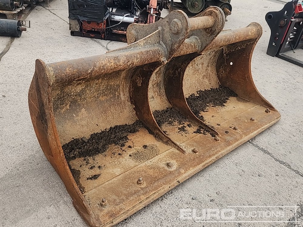 84" Ditching Bucket 80mm Pin to suit 20 Ton Excavator - Godet: photos 1 84" Ditching Bucket 80mm Pin to suit 20 Ton Excavator - Godet: photos 1