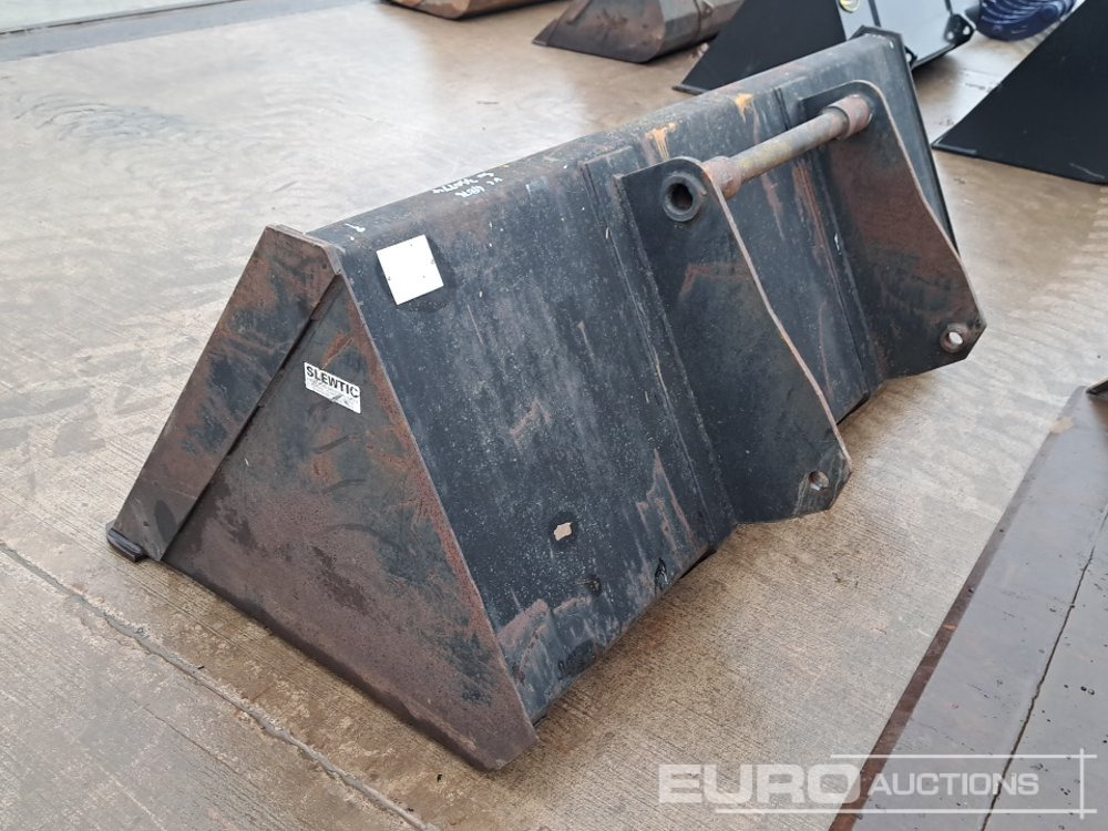 86" Slewtec Loading Bucket to suit Manitou Telehandler - Godet: photos 2 86" Slewtec Loading Bucket to suit Manitou Telehandler - Godet: photos 2