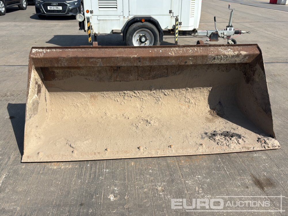 90" Loading Bucket to suit Telehandler - Godet: photos 2 90" Loading Bucket to suit Telehandler - Godet: photos 2